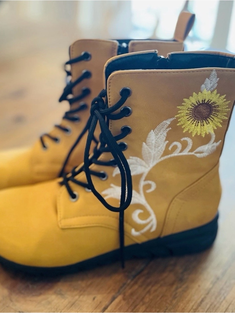 Women’s Mustard Yellow Embroidered Lace-Up Boots. Size 6.5